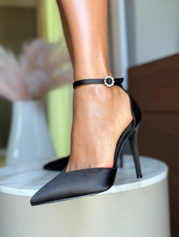 Pantofi de dama cu toc subtire negrii stiletto saten varf ascutit