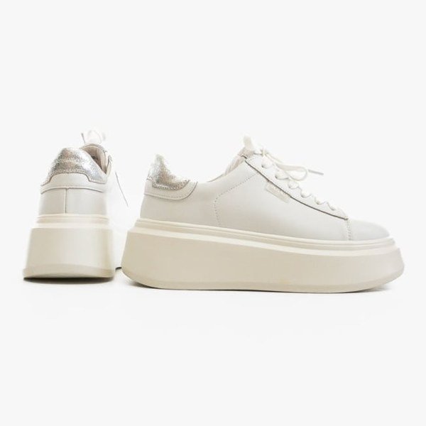 Pantofi sport în trend