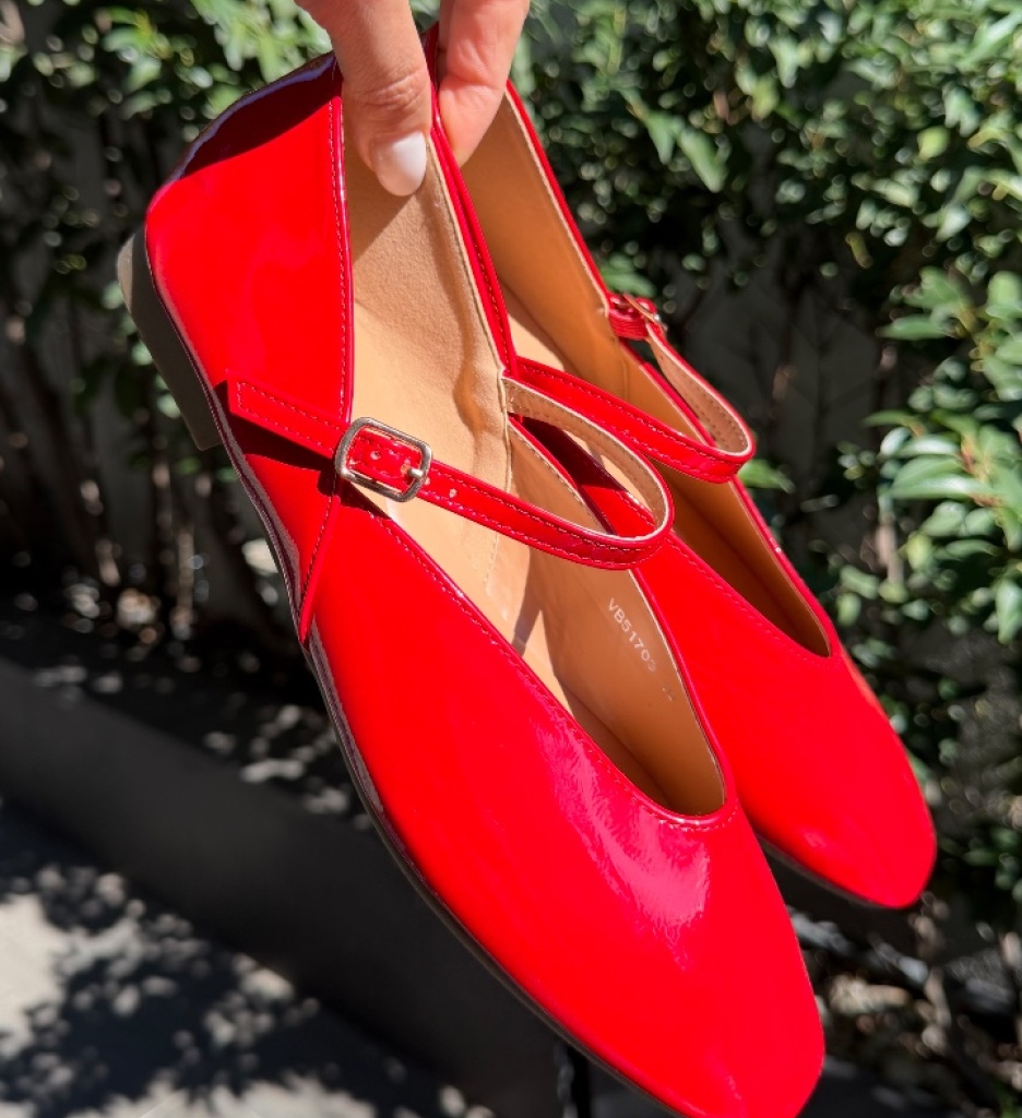 Balerini dama Perre Rosii