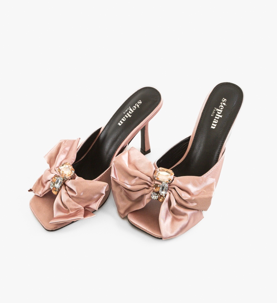 Saboti dama Paige Roz - 4 | YEO