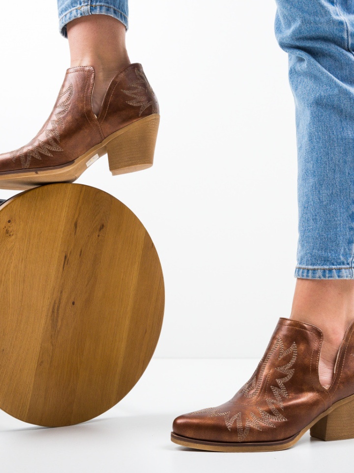 Botine Daro Maro