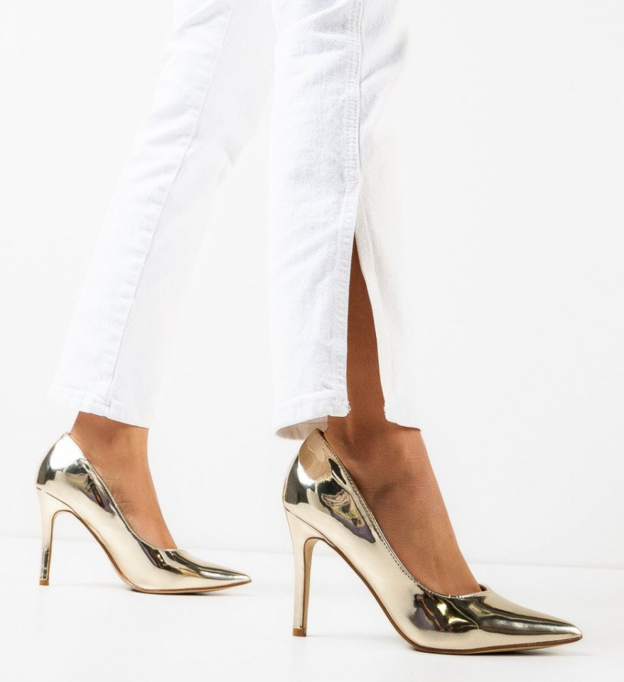 Обувки Natalie Златни