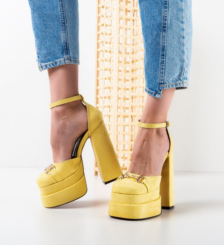 Обувки Versoma Жълти