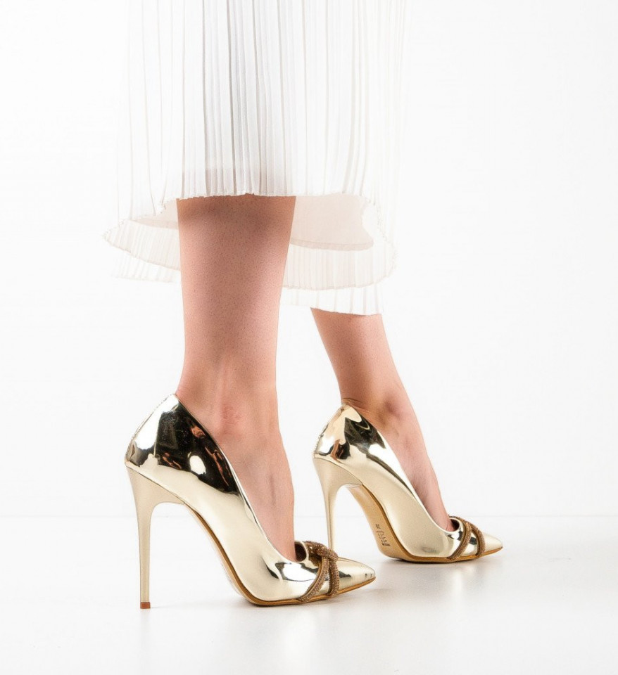 Обувки Casette Златни