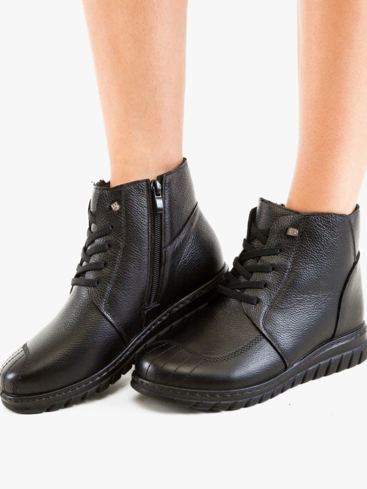 Боти Schiva Черни