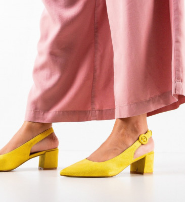 Обувки Karen Жълти
