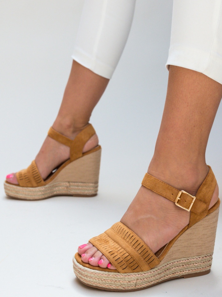 Platforme Tierney Kamel