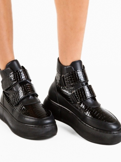 Fekete Hrago Bakancsok