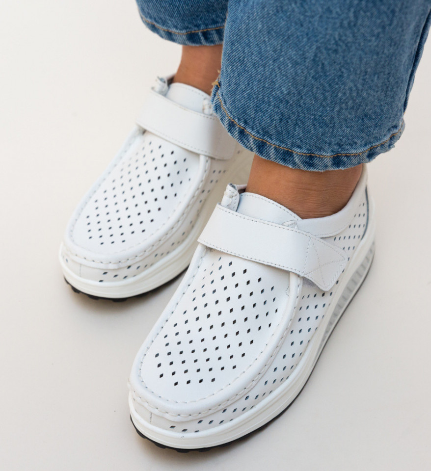 Καθημερινά παπούτσια Pantofi Casual Bozta Albi Λευκά