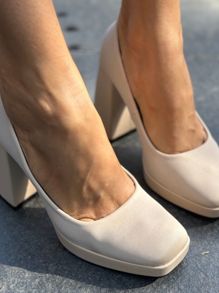 Scarpe da donna Beige Ufuom - Img 2