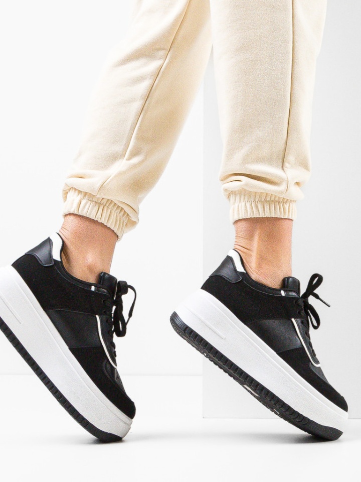 Scarpe sportive Nere Hughes - Img 1