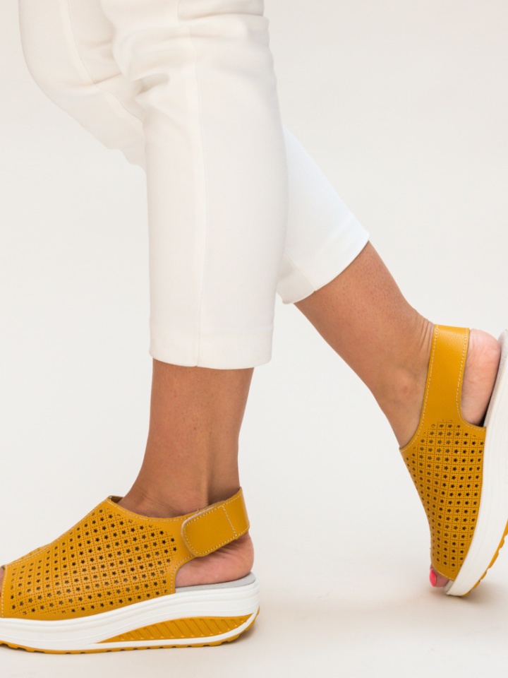 Sandali con plateau Gialli Liberty - Img 2