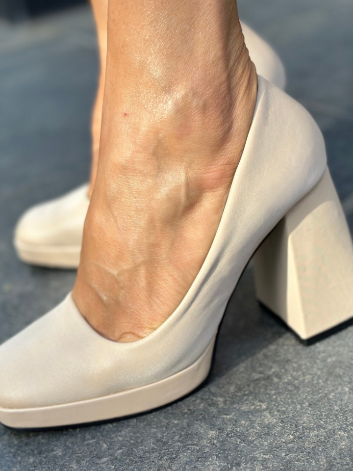 Scarpe da donna Beige Ufuom - Img 3