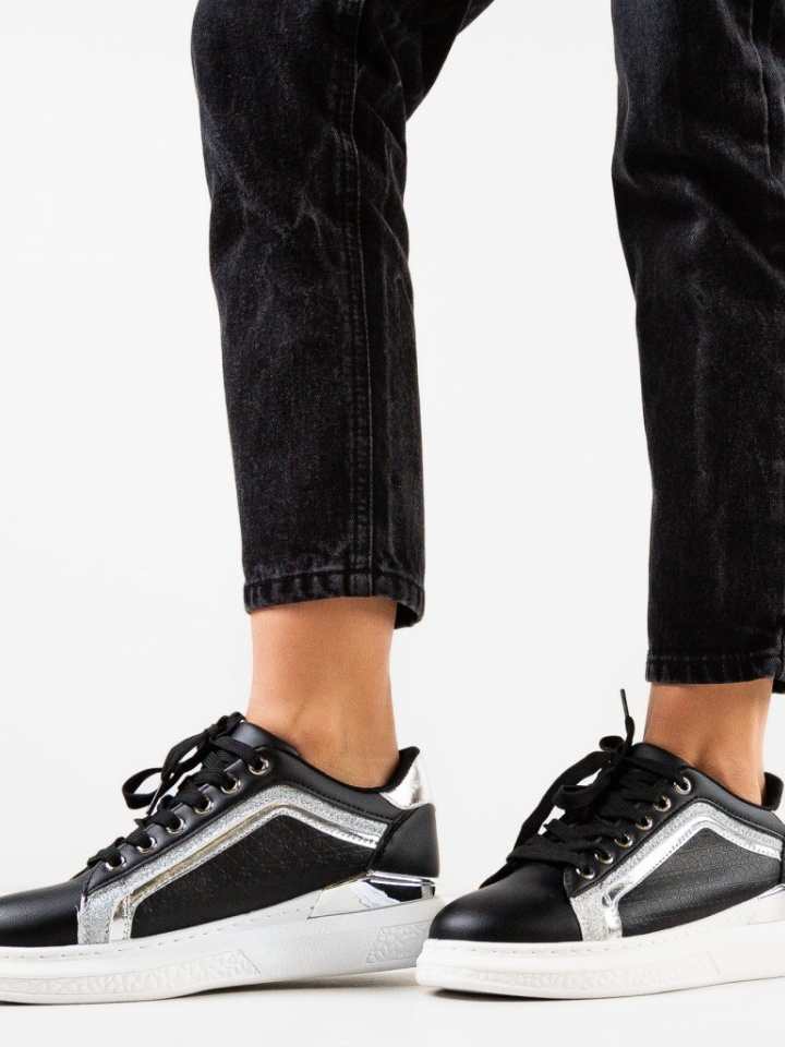 Scarpe sportive Nere Ujah - Img 1