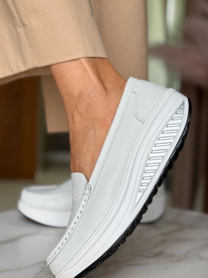 Scarpe casual Bianche Musta - Img 1