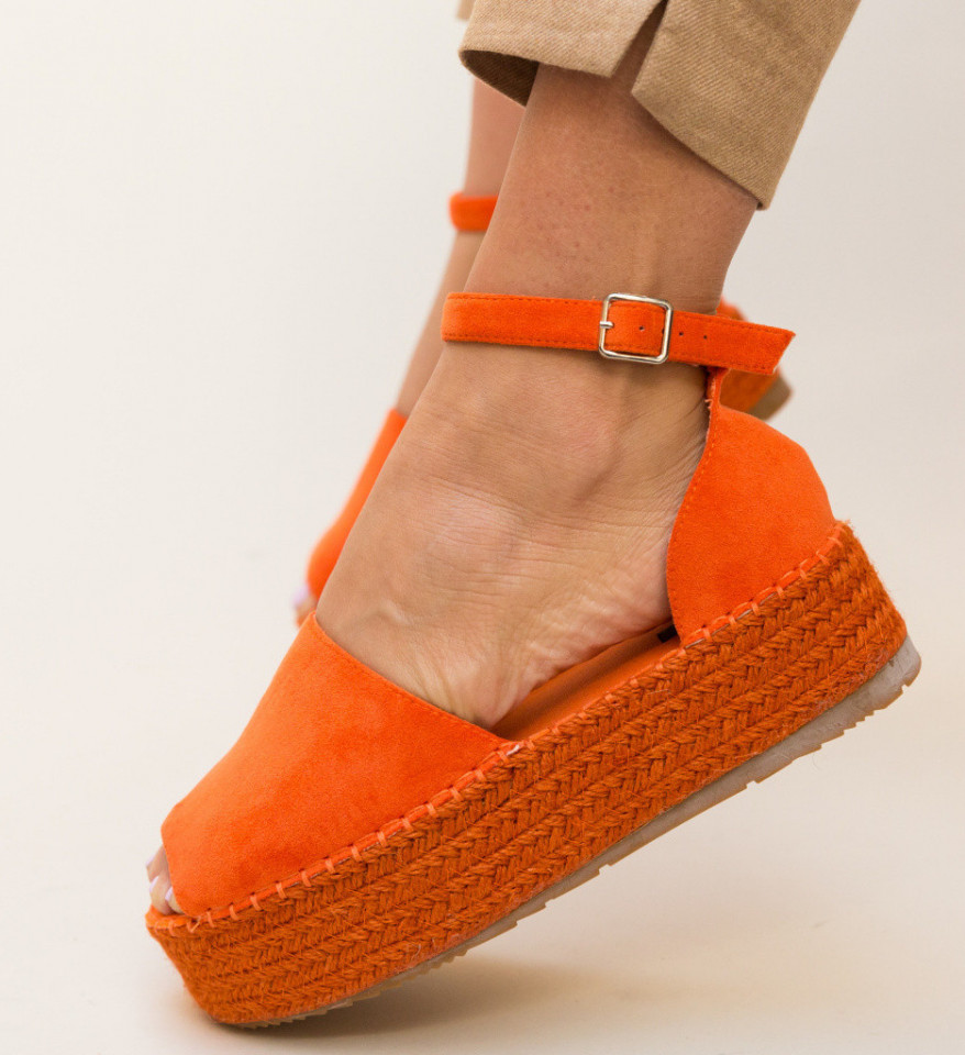 Sandale s platformo Joyner Oranžni