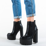 Botine cu toc si platforma
